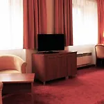 Singer Hotel