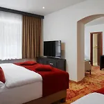 Singer Hotel