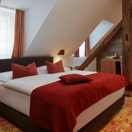 Singer Hotel 4*