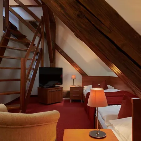 Singer Hotel